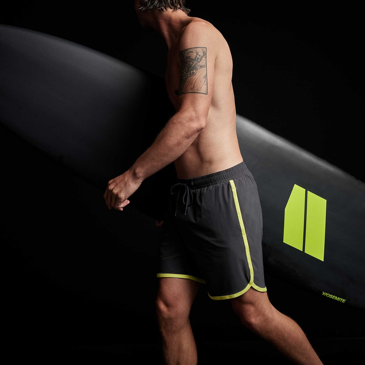 Y/OSEMITE Curved Hem Board Short in Carbon/Neon | James Perse Los Angeles