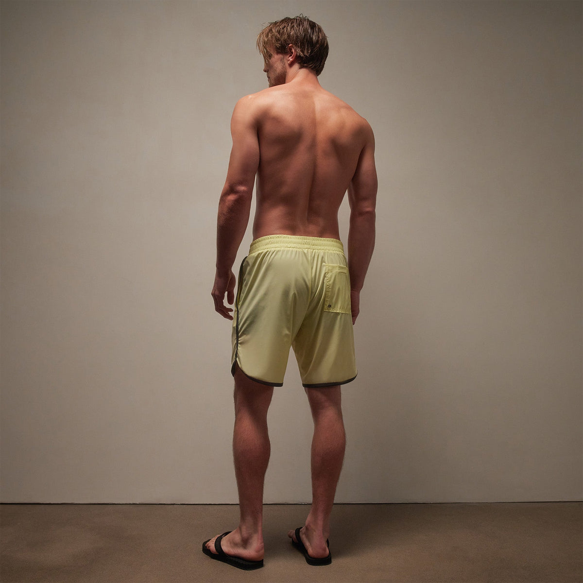 Curved Hem Board Short in Neon/Carbon | James Perse Los Angeles