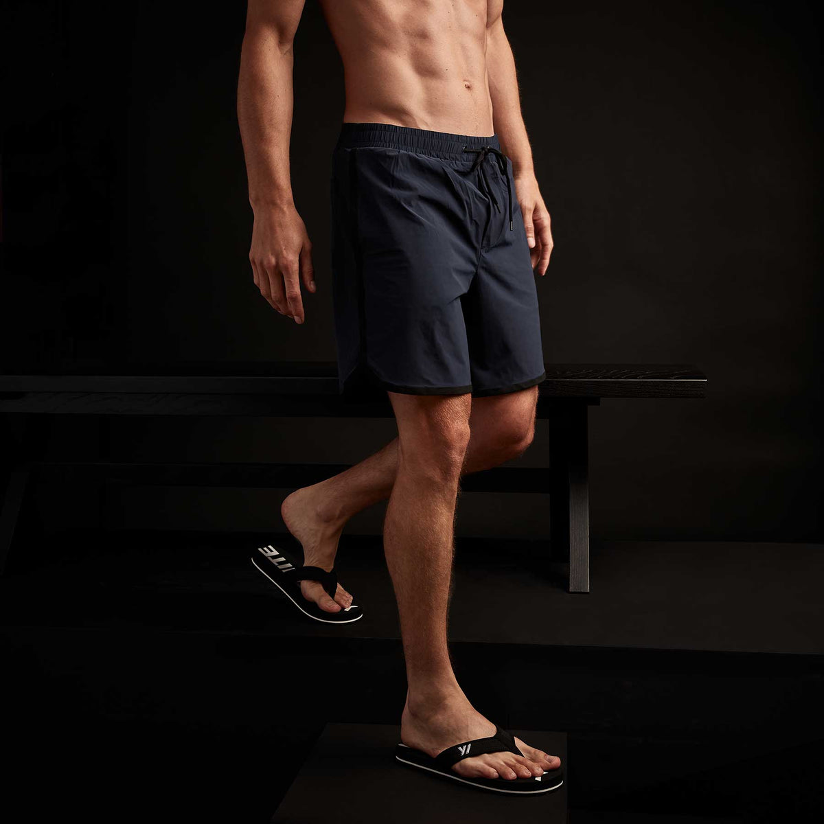 Y/OSEMITE Curved Hem Boardshort In True Navy/Black | James Perse Los Angeles