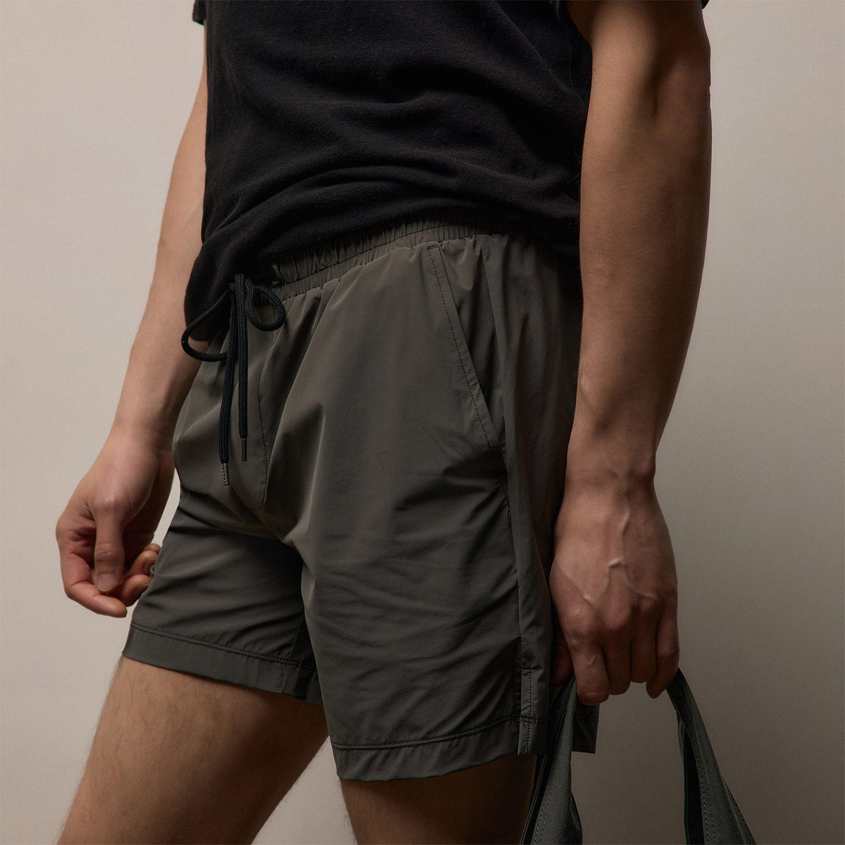 Split Hem Boardshort in Granite | James Perse Los Angeles