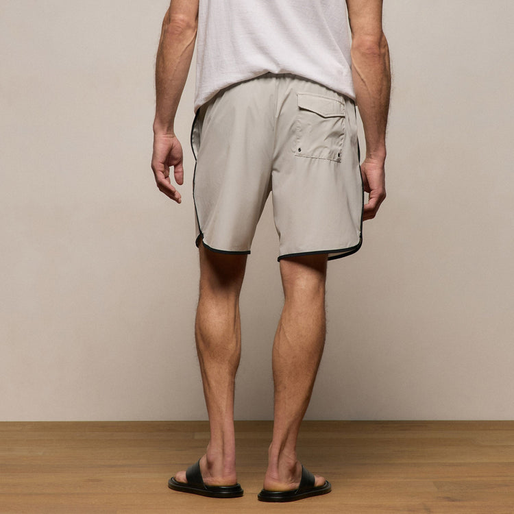 Retro Boardshort in Salt/Black | James Perse Los Angeles