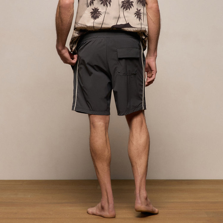 Contrast Piped Boardshort in Carbon/Ivory | James Perse Los Angeles