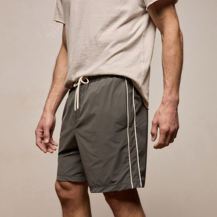 Contrast Piped Boardshort in Granite/Ivory | James Perse Los Angeles