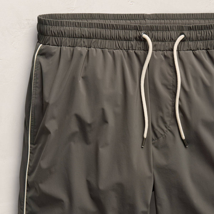 Contrast Piped Boardshort in Granite/Ivory | James Perse Los Angeles