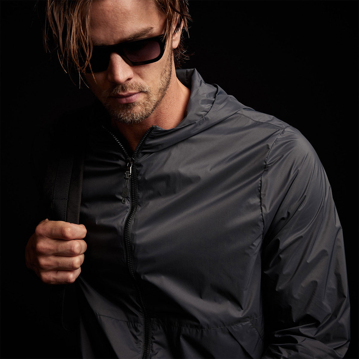 Lightweight Hooded Windbreaker in Carbon | James Perse Los Angeles