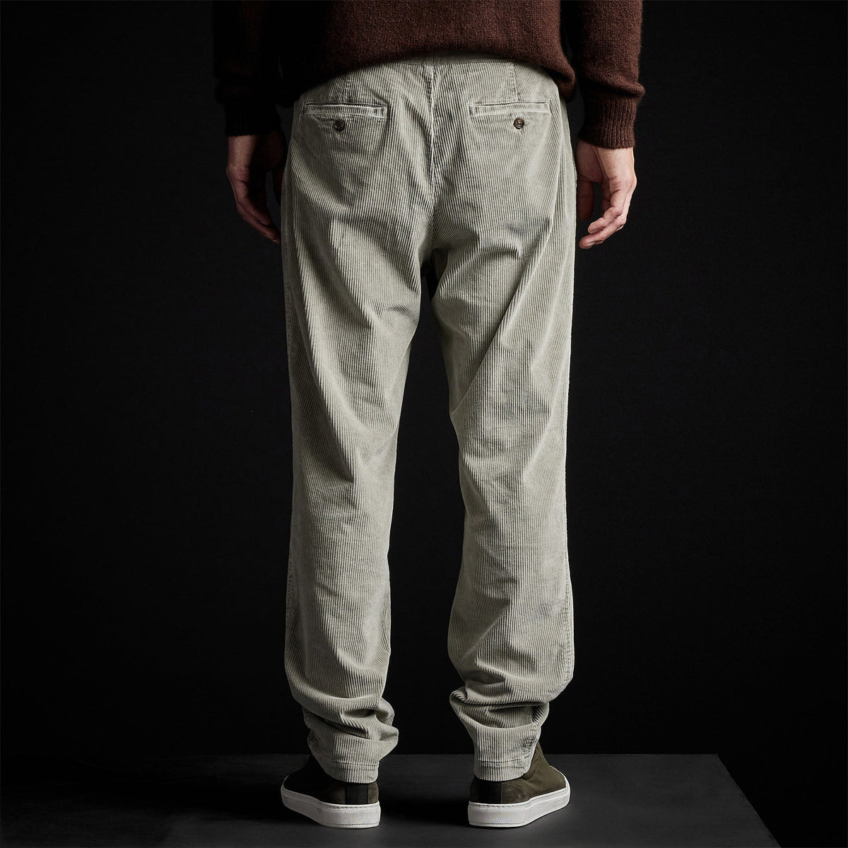 Relaxed Fit Cord Chino in Concrete Pigment | James Perse Los Angeles