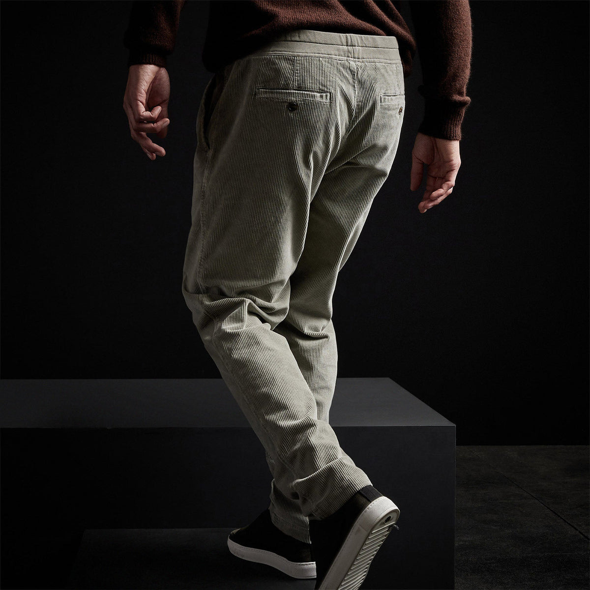 Relaxed Fit Cord Chino in Concrete Pigment | James Perse Los Angeles