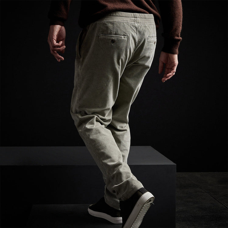 Relaxed Fit Cord Chino in Concrete Pigment | James Perse Los Angeles
