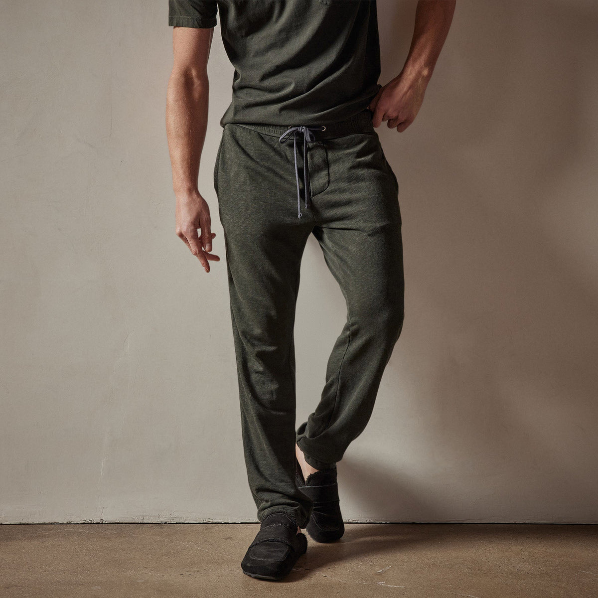 Vintage French Terry Sweatpant in Dark Olive Pigment | James Perse Los Angeles