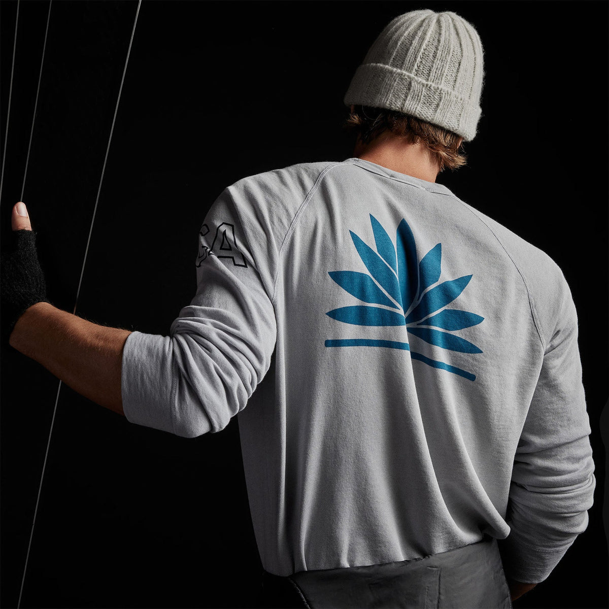 Pullover Raglan Lotus & Ca in Blue Fog Pigment | James Perse Los Angeles