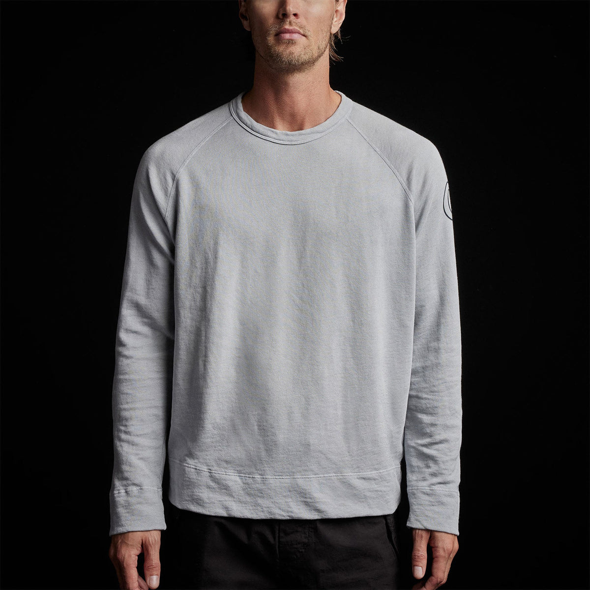 Pullover Raglan Lotus & Ca in Blue Fog Pigment | James Perse Los Angeles