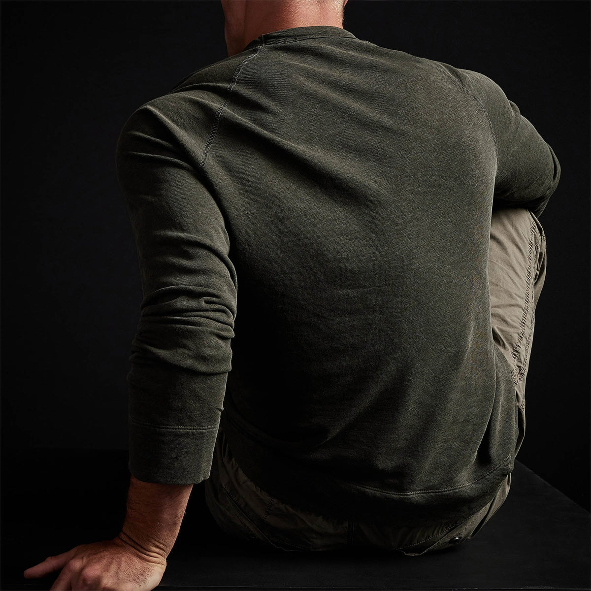 Vintage French Terry Sweatshirt in Tent Pigment | James Perse Los Angeles