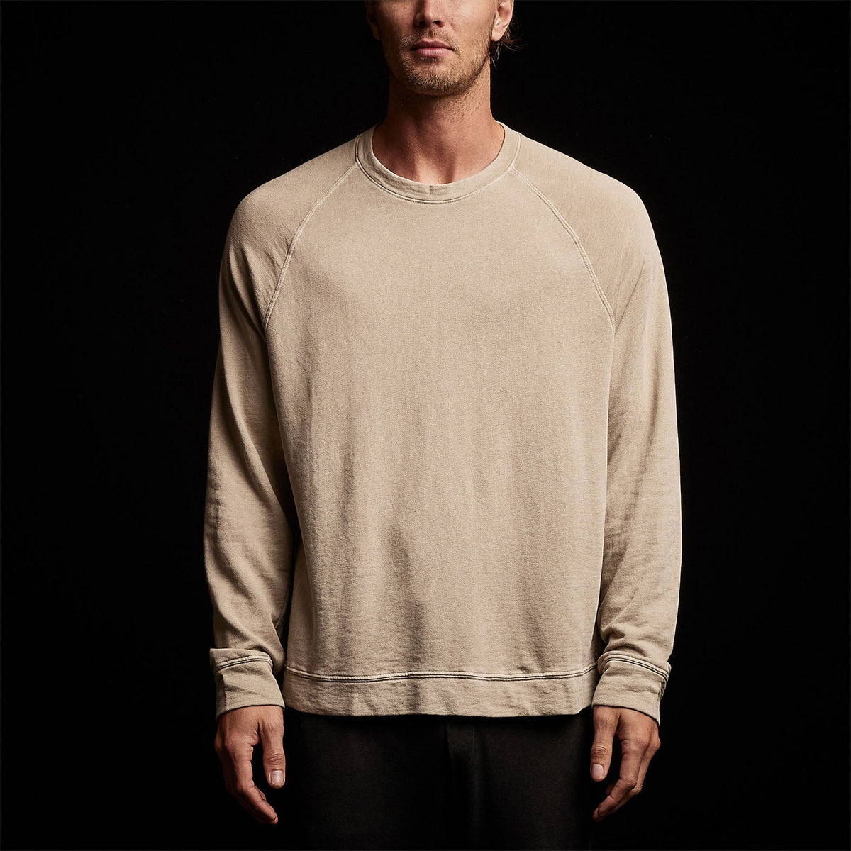 French Terry Raglan Sweatshirt in Biscuit Pigment | James Perse Los Angeles