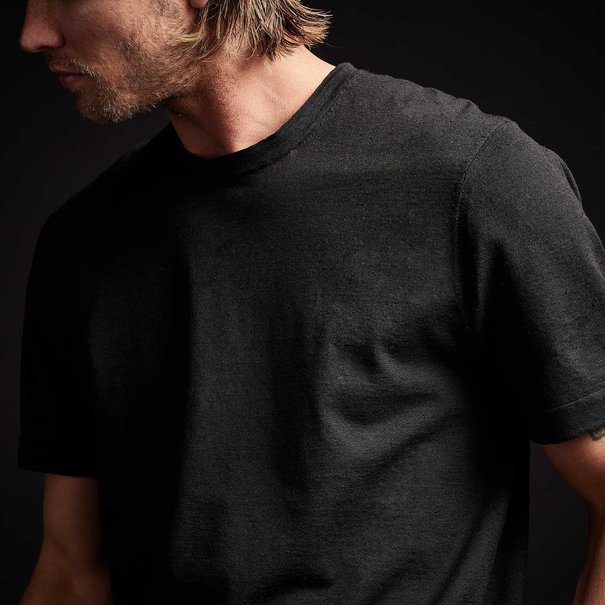 Linen Blend Short Sleeve Crewneck Sweater in Black | James Perse Los Angeles 