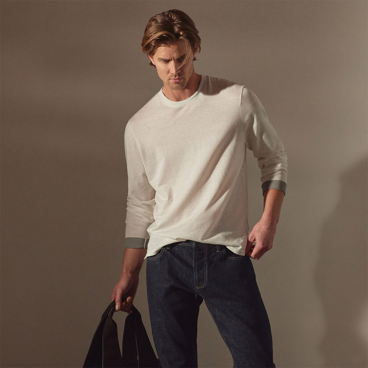 Linen Blend Long Sleeve Contrast Crew in White/Silver Grey | James Perse Los Angeles