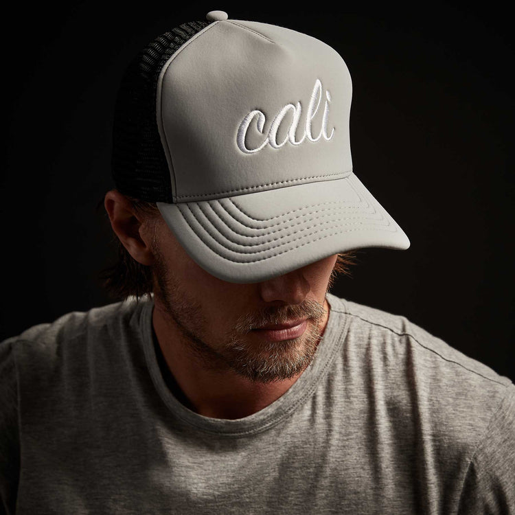 Cali Scuba Trucker Hat In Pale Grey | James Perse Los Angeles