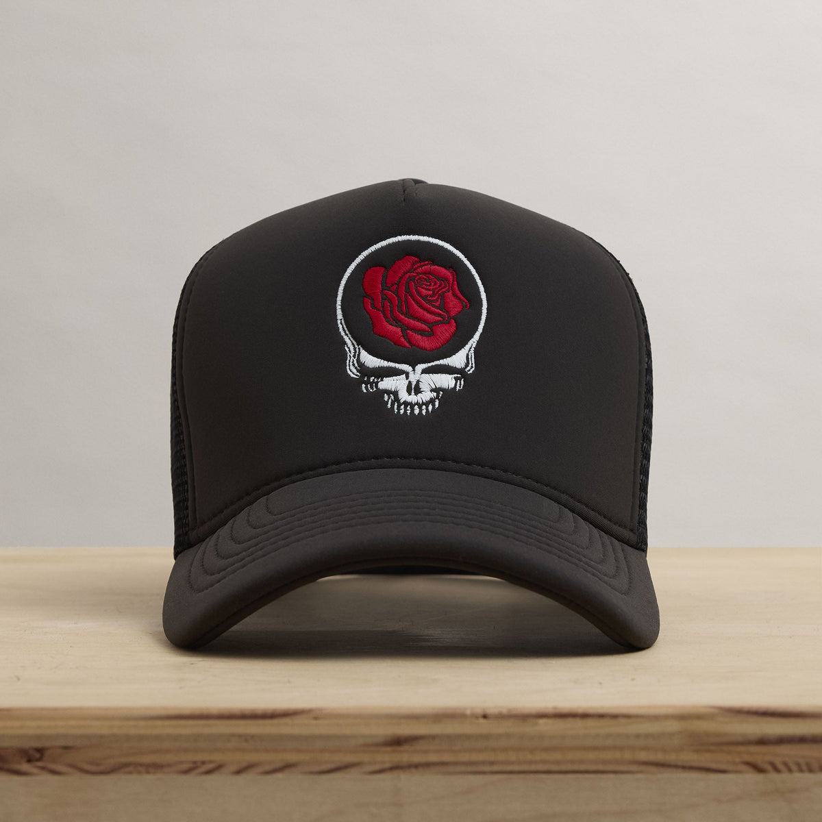 Grateful Dead Rose Embroidery Trucker in Carbon Grey | James Perse Los Angeles