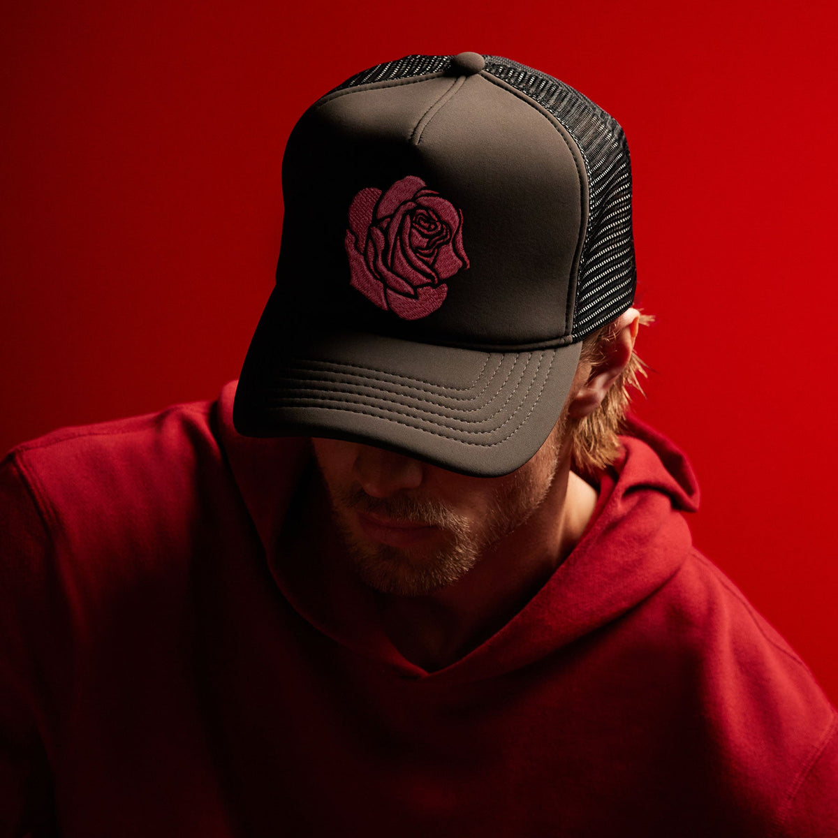 Grateful Dead Rose Embroidered Trucker Hat in Carbon Grey | James Perse Los Angeles