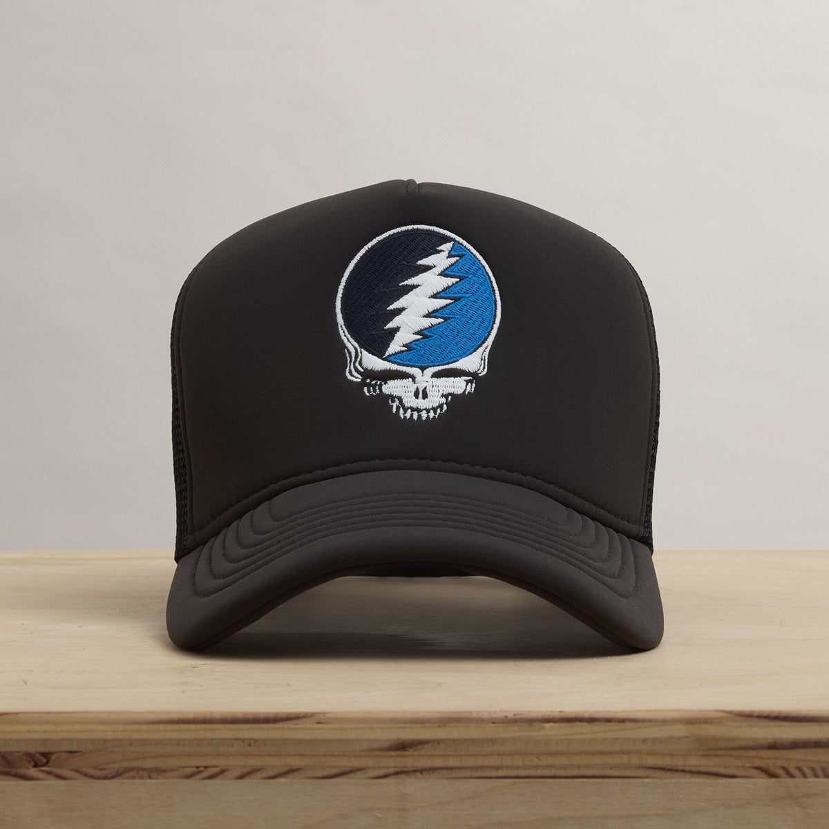 Grateful Dead Multicolor Skull Embroidery Trucker in Carbon Grey | James Perse Los Angeles