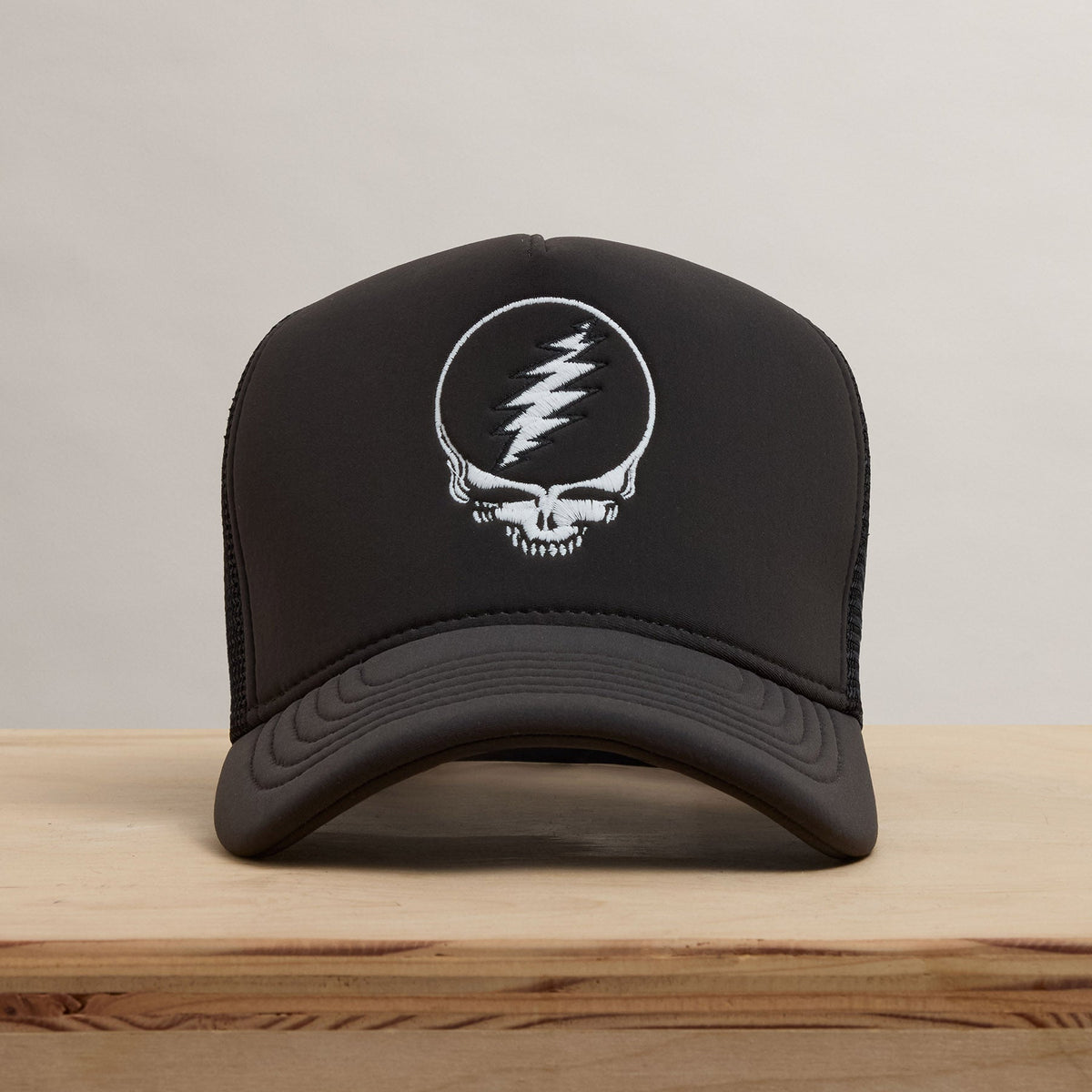 Grateful Dead Skull Embroidery Trucker in Carbon Grey | James Perse Los Angeles