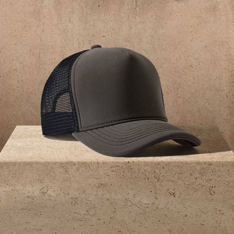 Scuba Trucker Hat in Carbon Grey | James Perse Los Angeles