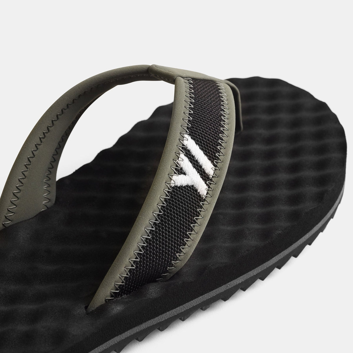 Y/OSEMITE Sport Flip Flop   Kids In Black/Grey | James Perse Los Angeles