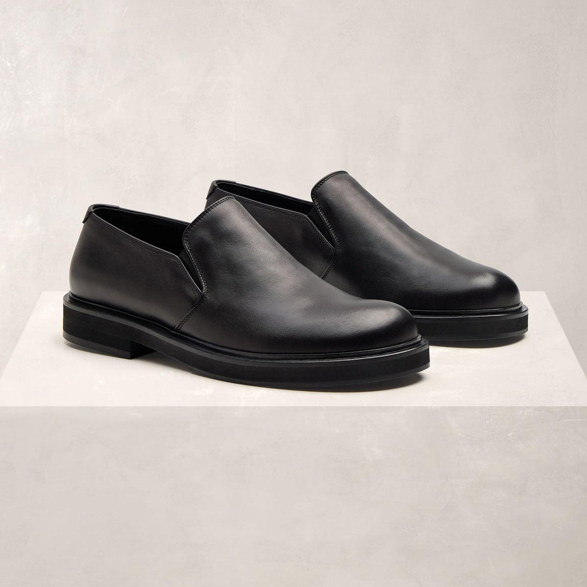 Men's Calf Leather Loafer In Black | James Perse Los Angeles