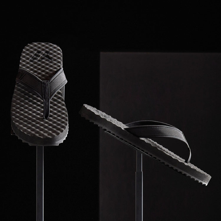 Men's Y/OSEMITE Sport Flip Flop - Black/Black | James Perse Los Angeles