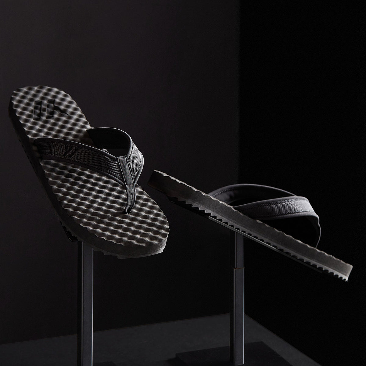 Men's Y/OSEMITE Sport Flip Flop - Black/Black | James Perse Los Angeles