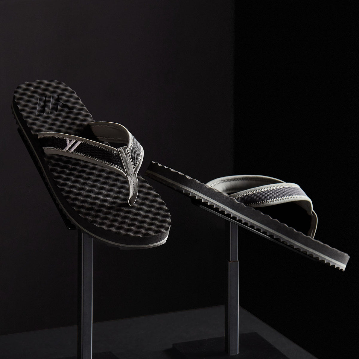 Men's Y/OSEMITE Sport Flip Flop - Black/Grey | James Perse Los Angeles