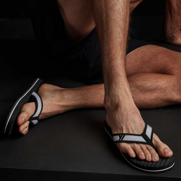 Men's Y/OSEMITE Sport Flip Flop - Black/White | James Perse Los Angeles