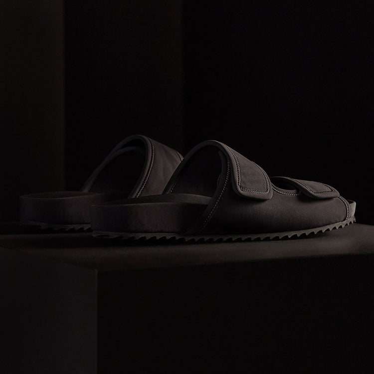 Binding Velcro Slide - Black/Black | James Perse Los Angeles