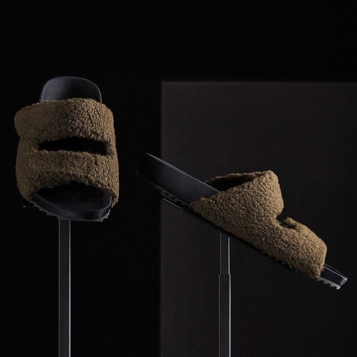 Mens Double Strap Shearling Slide in Olive | James Perse Los Angeles