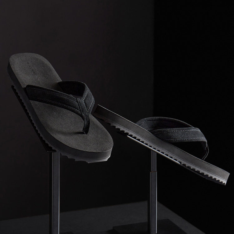Men's Suede Flip Flop in Black | James Perse Los Angeles