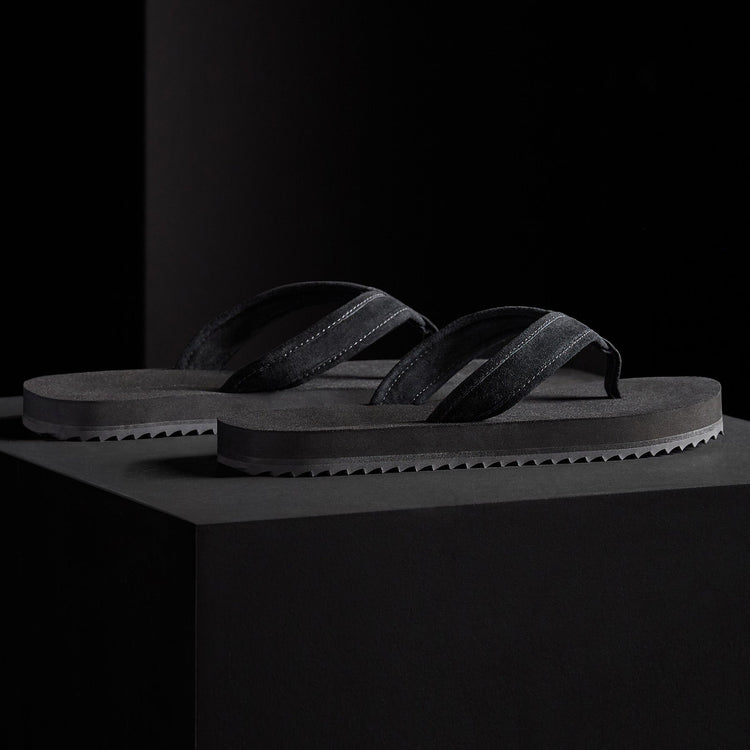Men's Suede Flip Flop in Black | James Perse Los Angeles