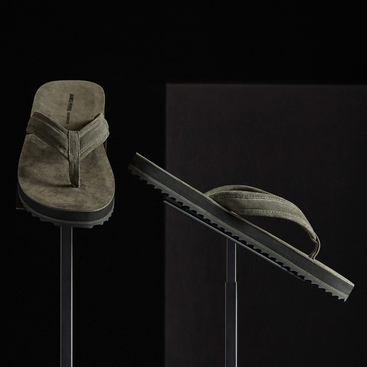 Men's Suede Flip Flop in Olive | James Perse Los Angeles