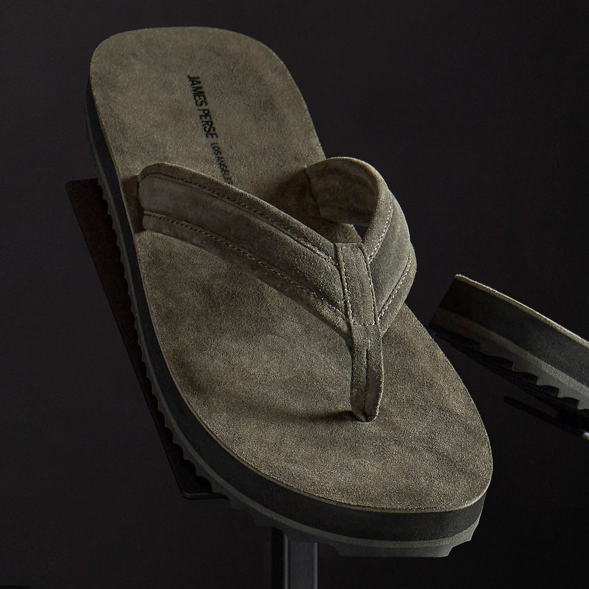 Men's Suede Flip Flop in Olive | James Perse Los Angeles
