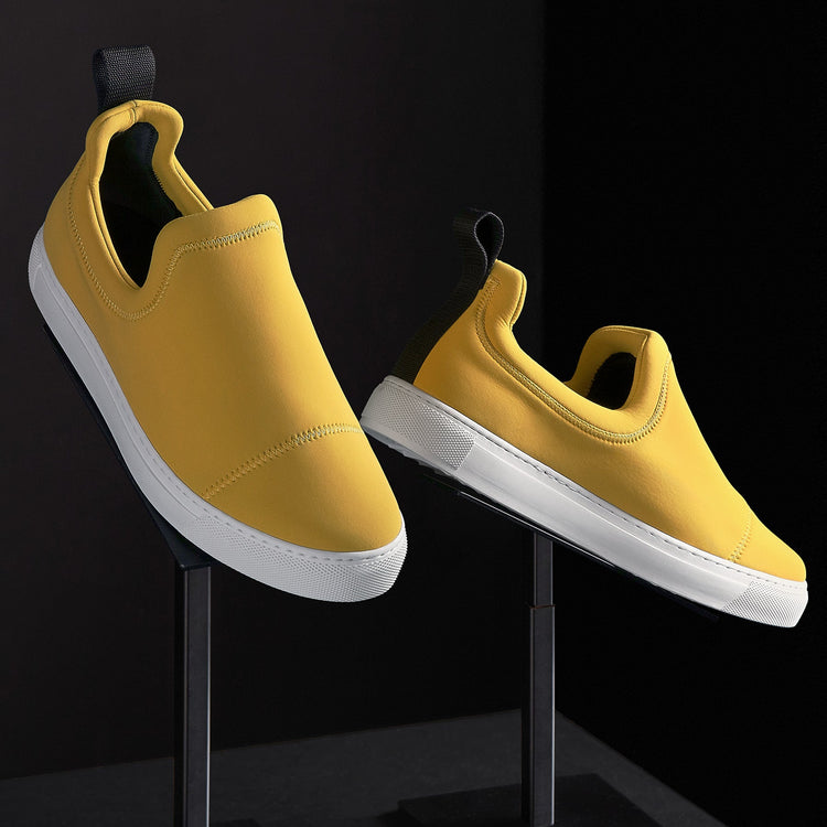 Men's Zuma Scuba Slip On in Crocus Yellow | James Perse Los Angeles 