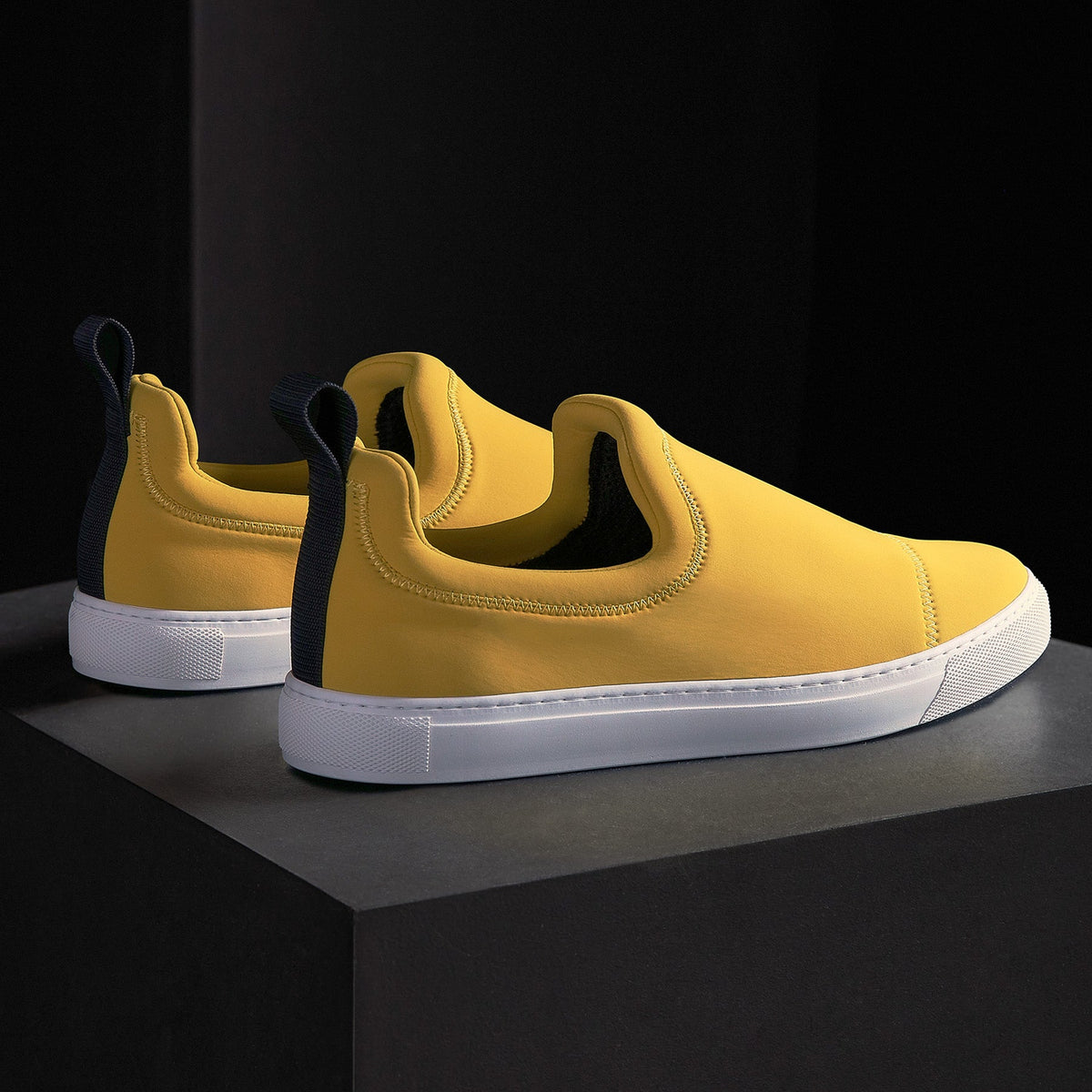 Men's Zuma Scuba Slip On in Crocus Yellow | James Perse Los Angeles 