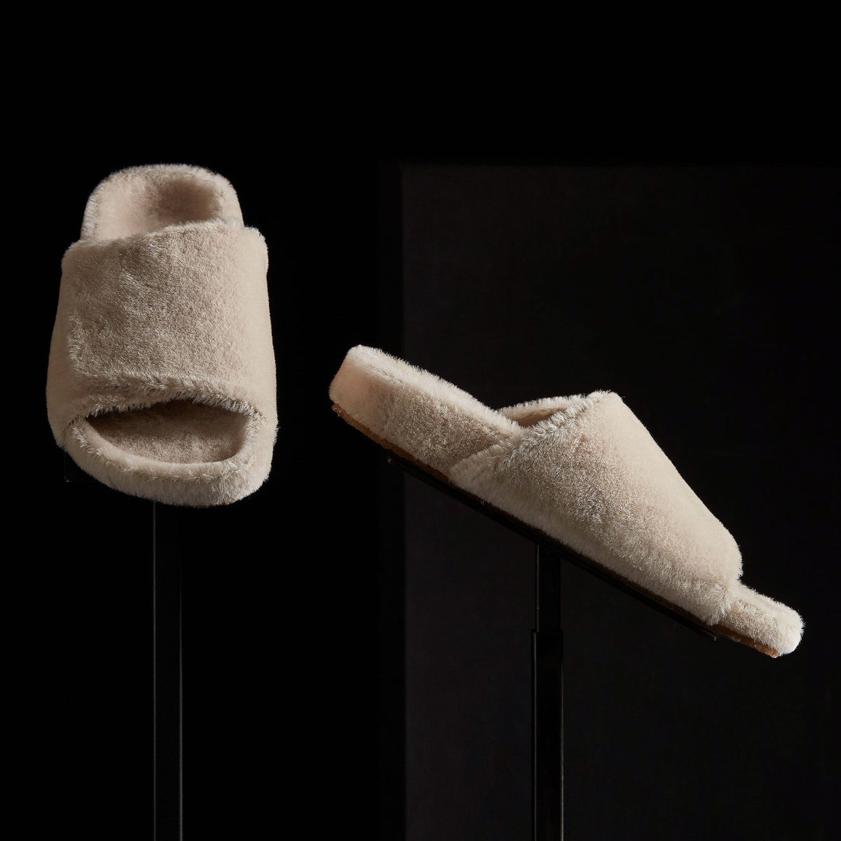 Alpaca Velcro Slide - Beige | James Perse Los Angeles
