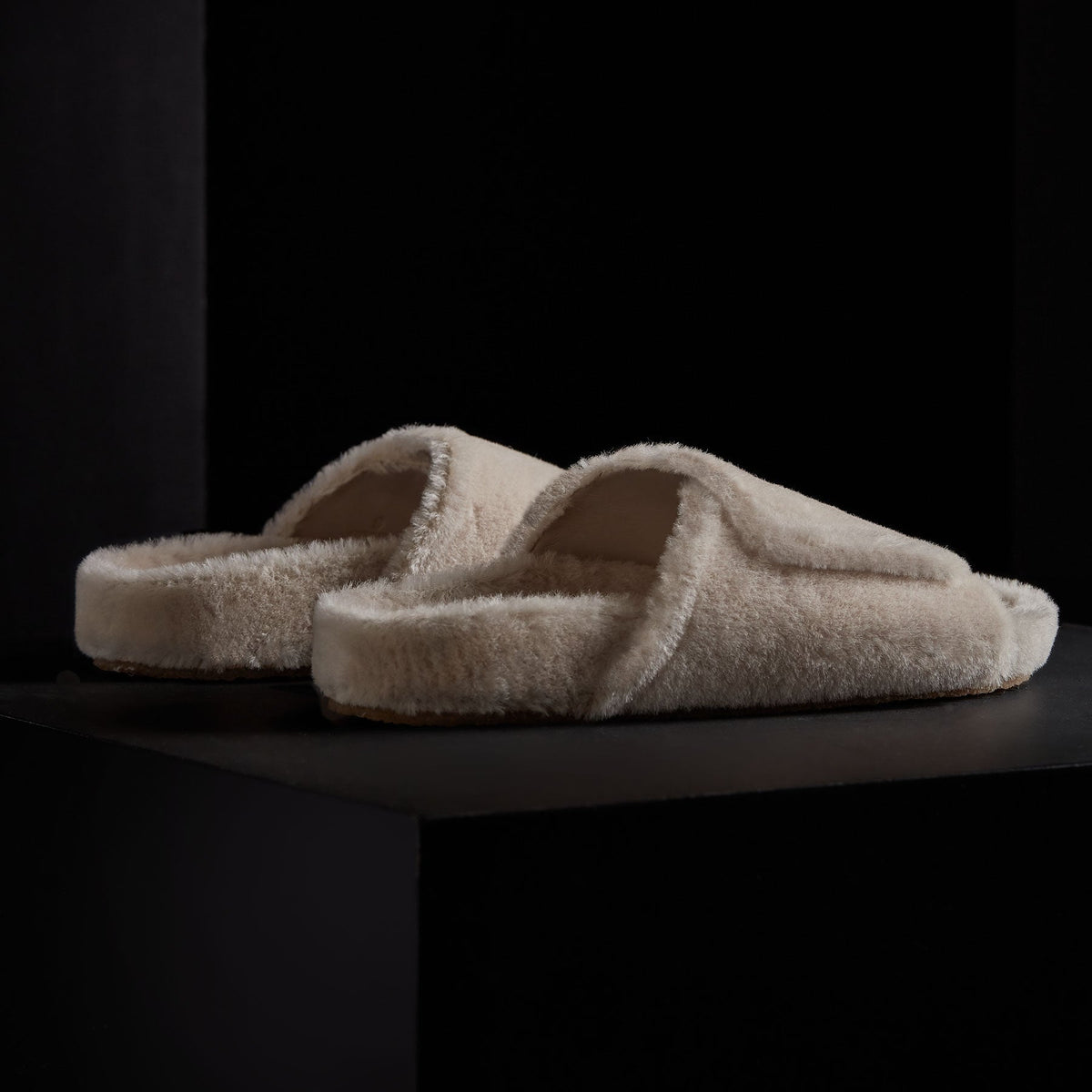 Alpaca Velcro Slide - Beige | James Perse Los Angeles