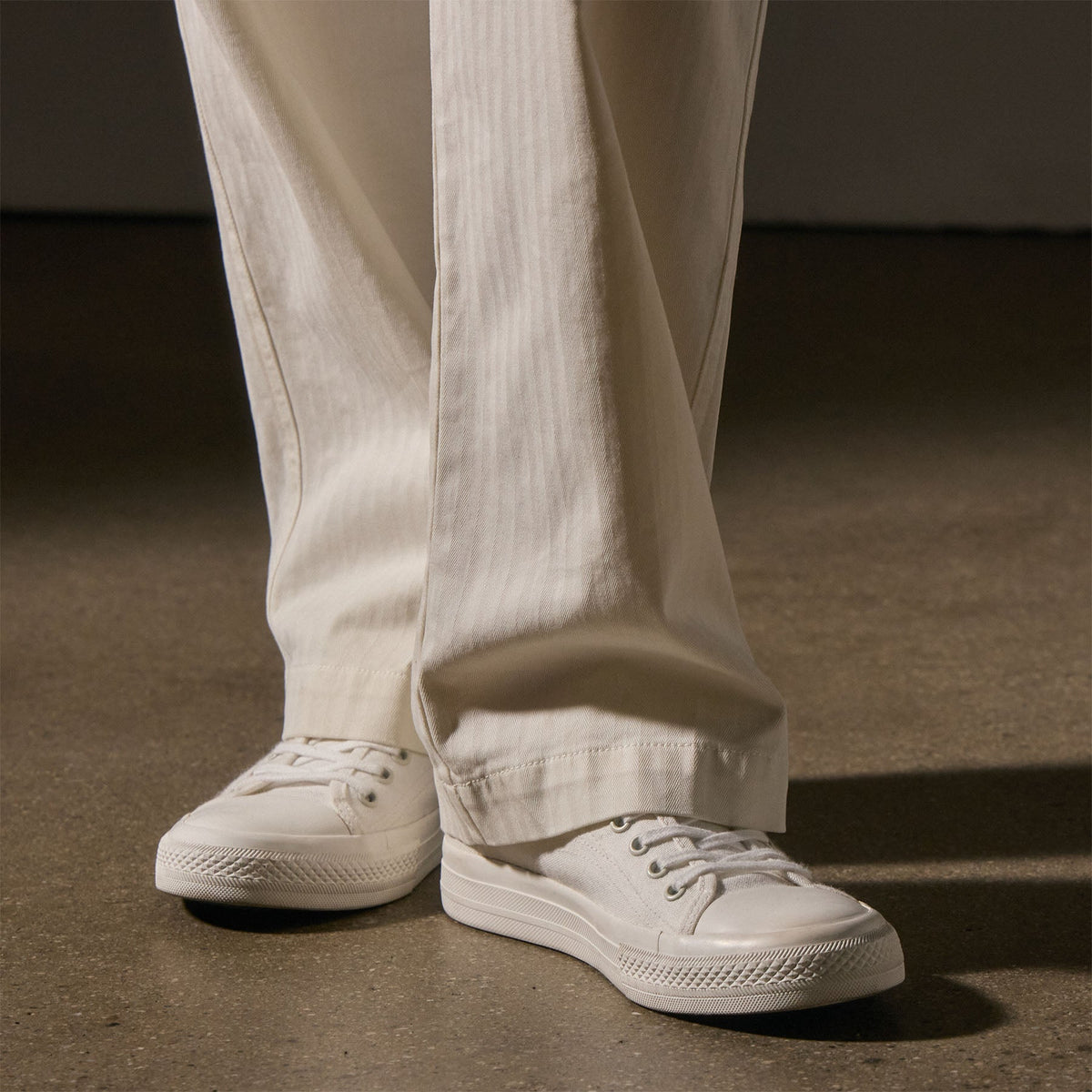 Women's Cotton Canvas Low Top Vulcanized Sneaker - White