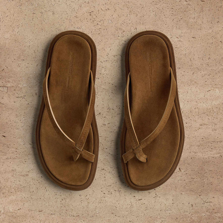 Women's Suede Cross Thong Sandal in Tabacco / Tabacco | James Perse Los Angeles