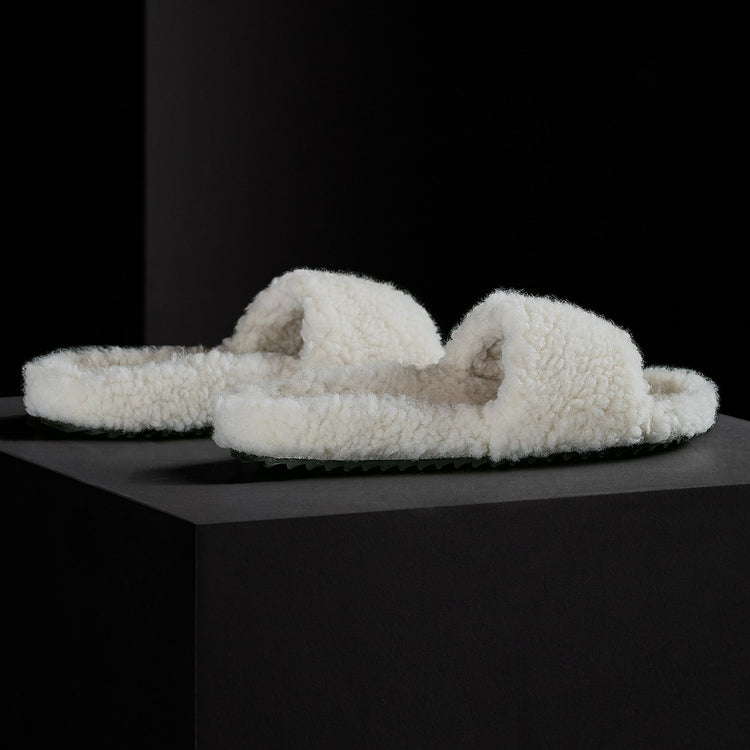 Women's Simple Strap Shearling Slide in Ivory | James Perse Los Angeles