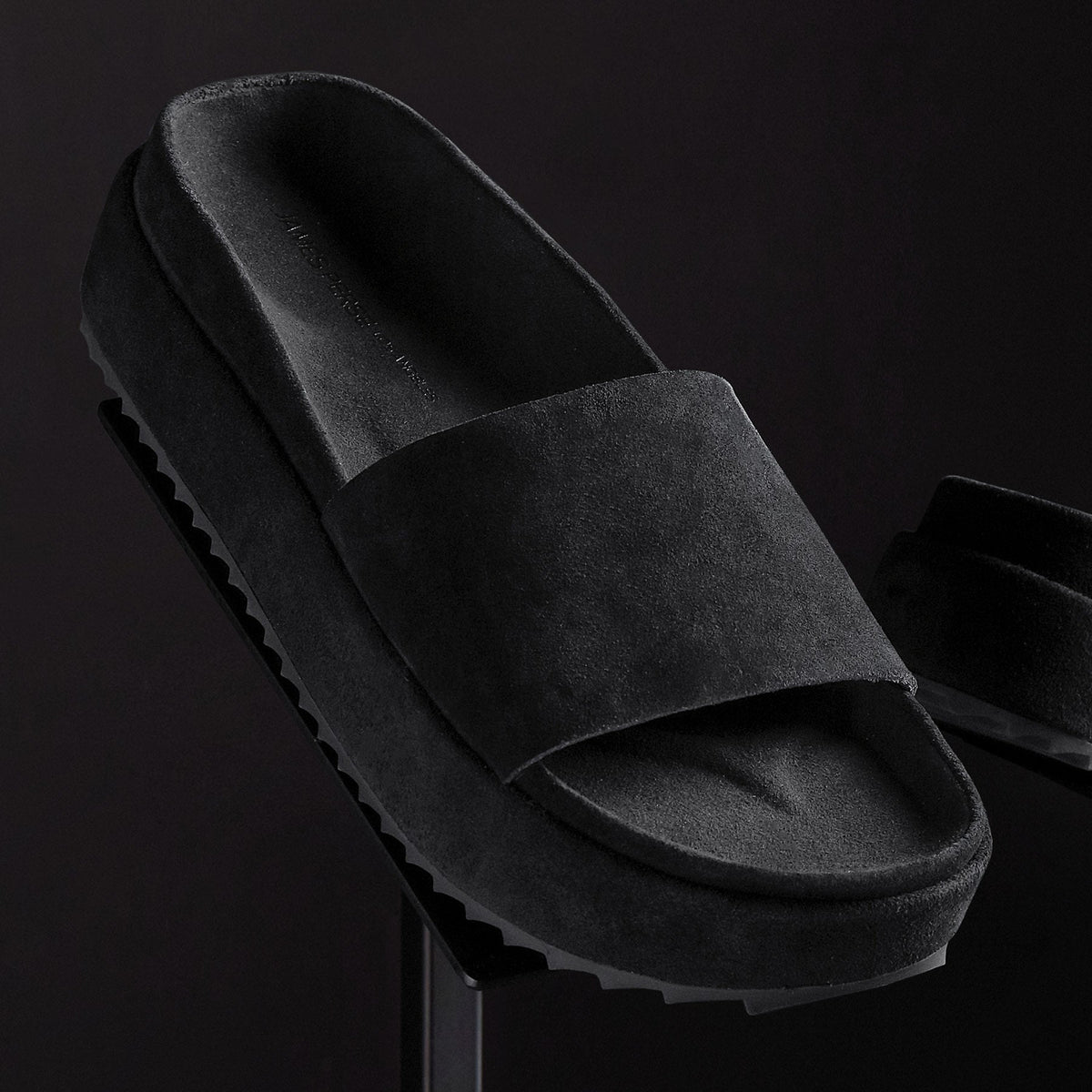 Women's Single Strap Platform Slid in Black | James Perse Los Angeles 