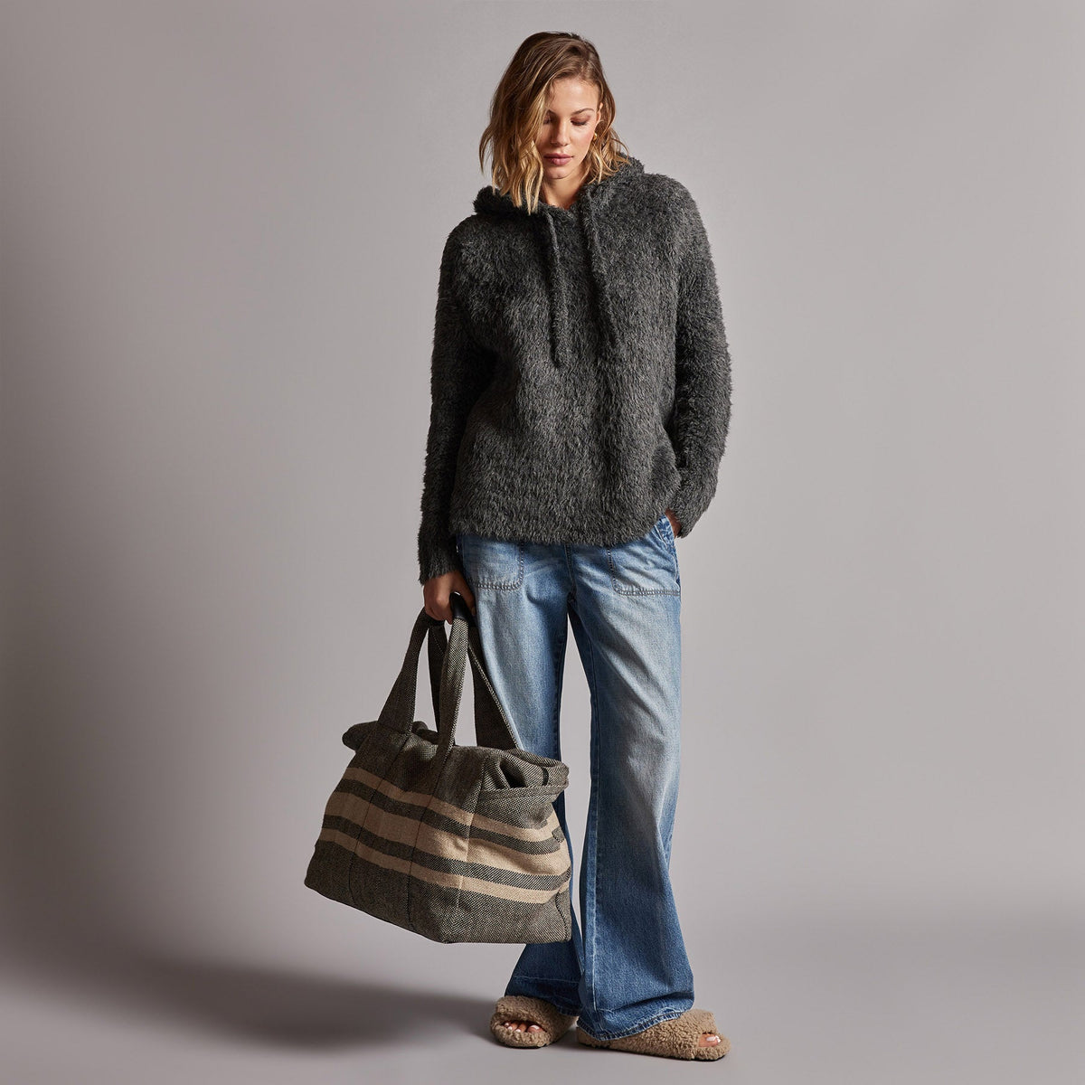 Wool Blend Sherpa Hooded Sweater in Anthracite | James Perse Los Angeles