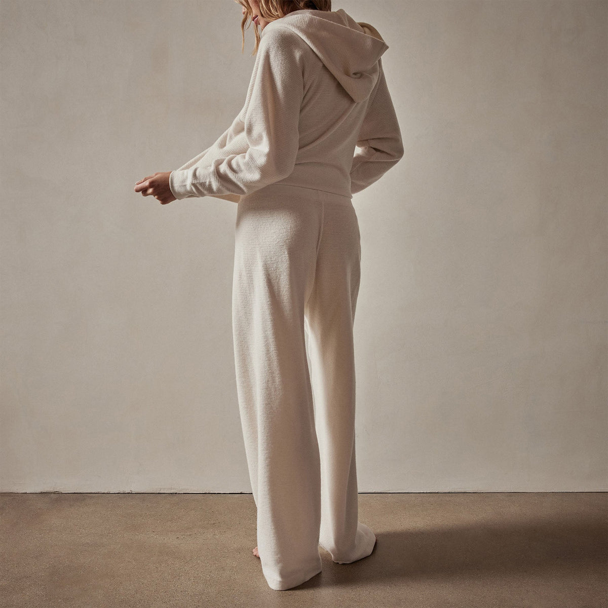 Wide Leg Lounge Pant in Oyster | James Perse Los Angeles