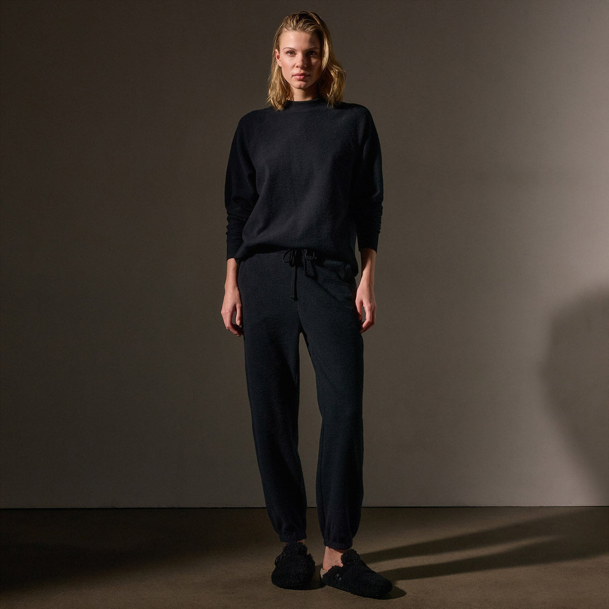 Brushed Thermal Sweat Pant  in Black | James Perse Los Angeles