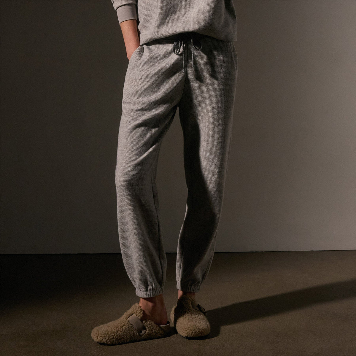 Brushed Thermal Sweat Pant  in Heather Grey | James Perse Los Angeles