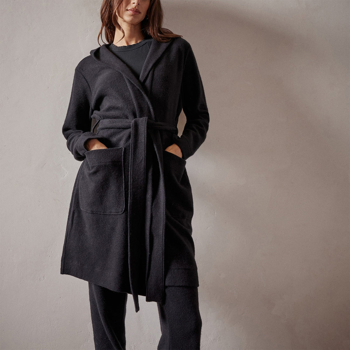 Brushed Thrml Knit Hooded Robe in Black | James Perse Los Angeles